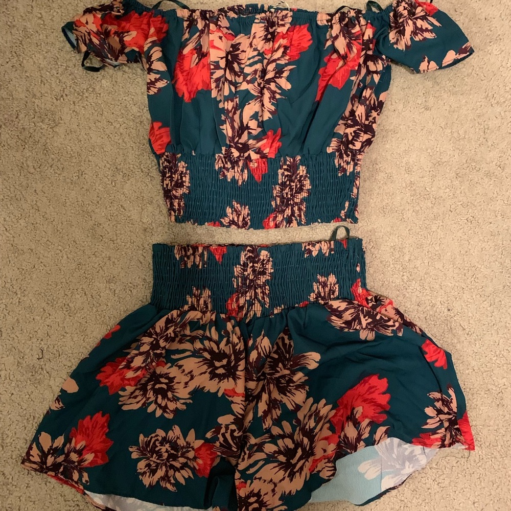 Hello molly 2 piece